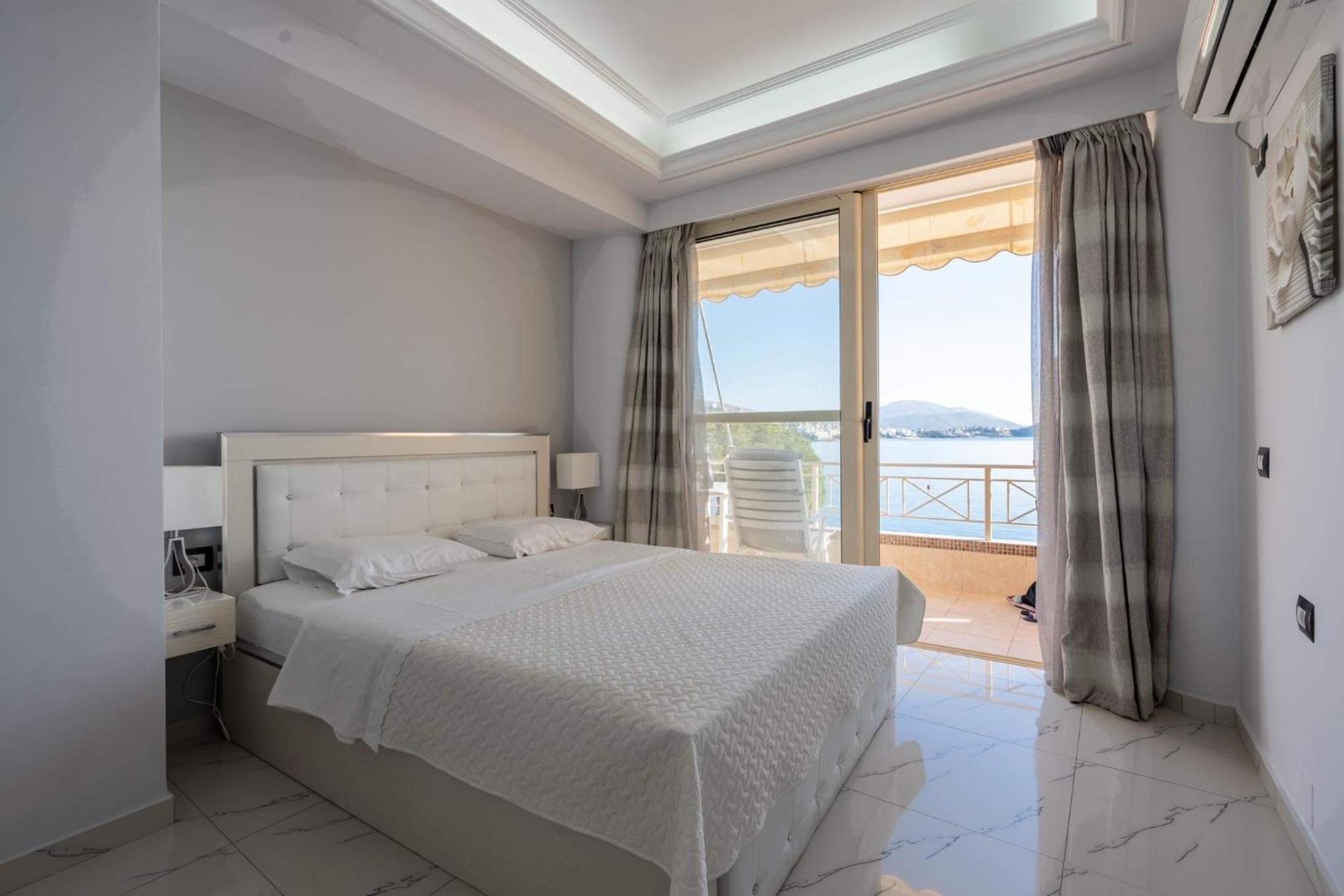 Apartment In Saranda Exterior photo
